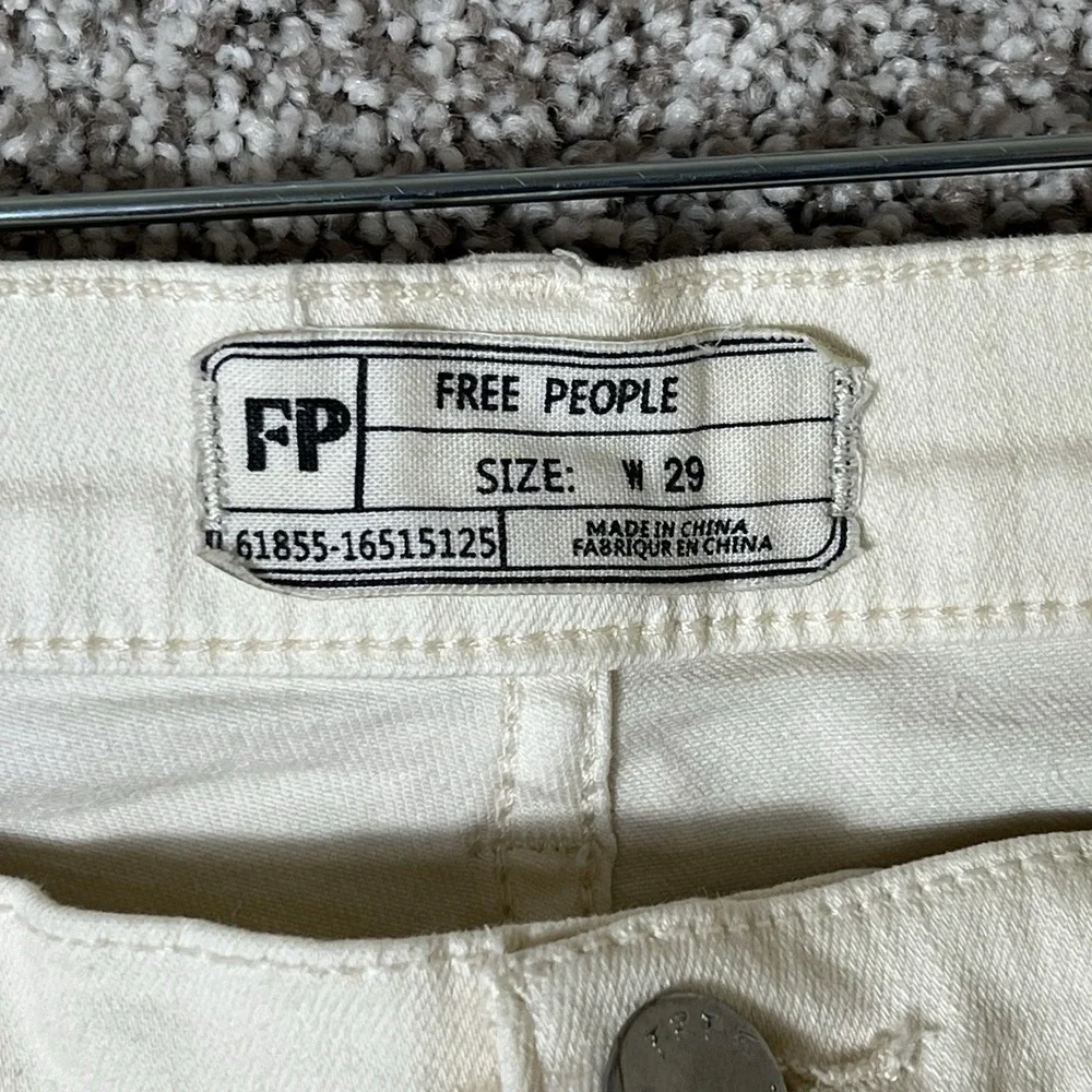 Free People High Rise Jeans Size 29 Embroidered Flower Print Button Skinny - Picture 3 of 7